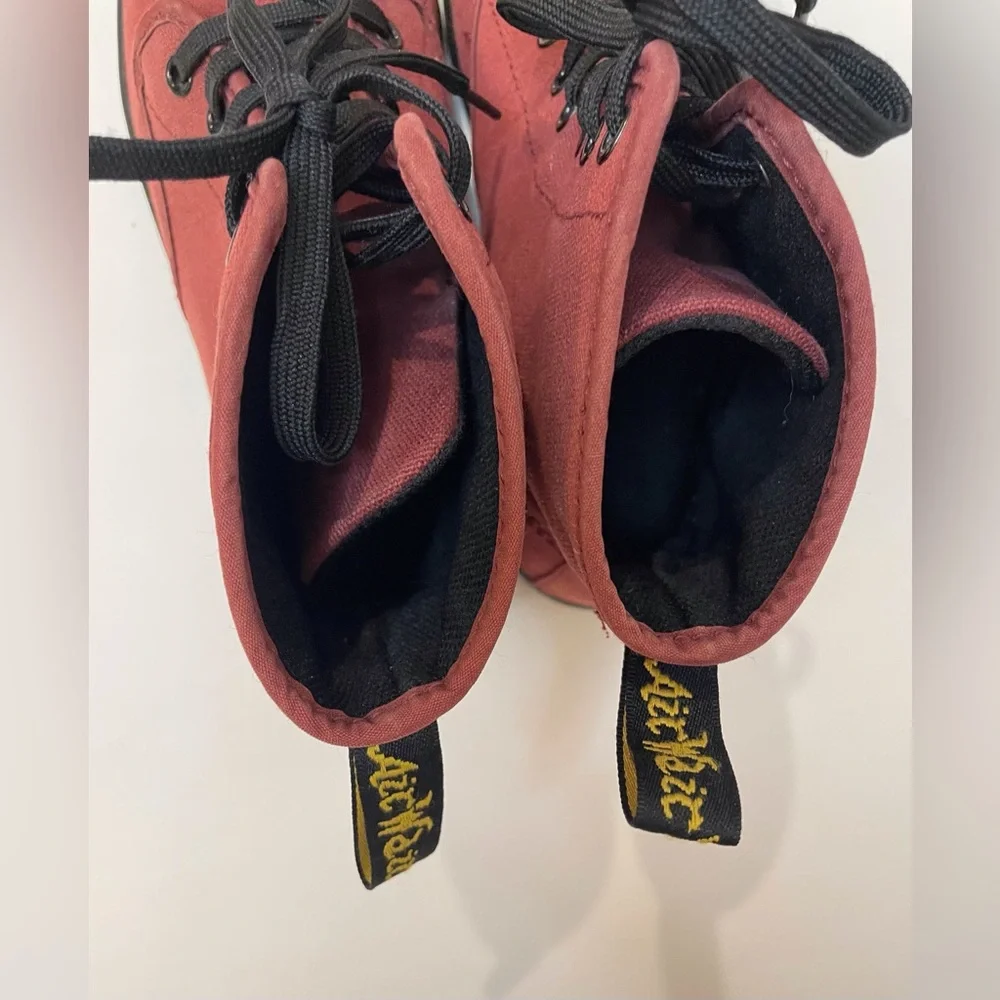 Dr. Martens Women’s Shoreditch Canvas Casual Boots Size‎ 7